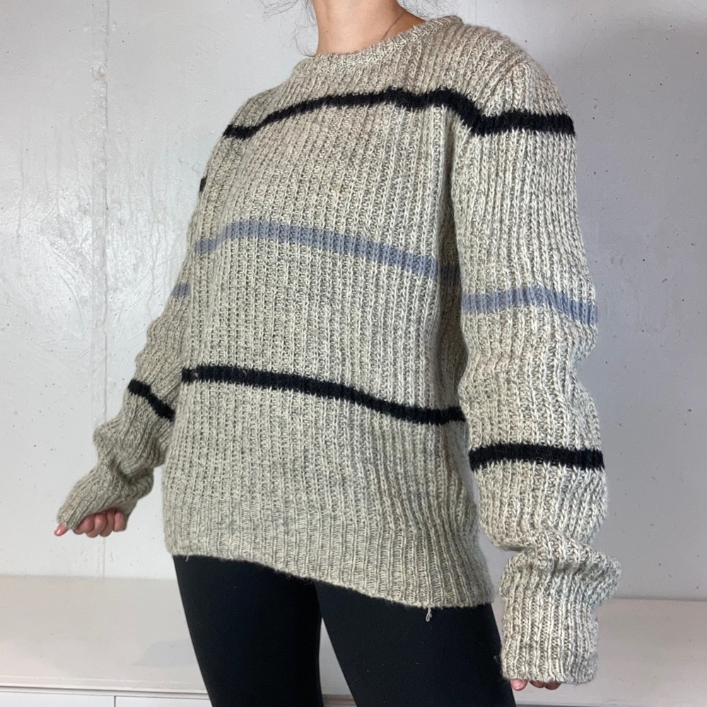Vintage Gray Striped Levi’s Crewneck Chunky Knit Sweater - Picture 4 of 10